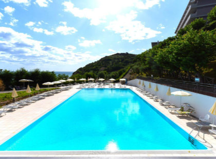 Overview of the swimming pool