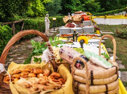 Buffet in giardino